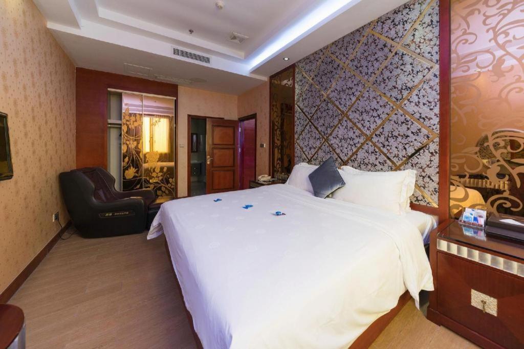 Shenzhen Kai Long International Hotel Екстериор снимка